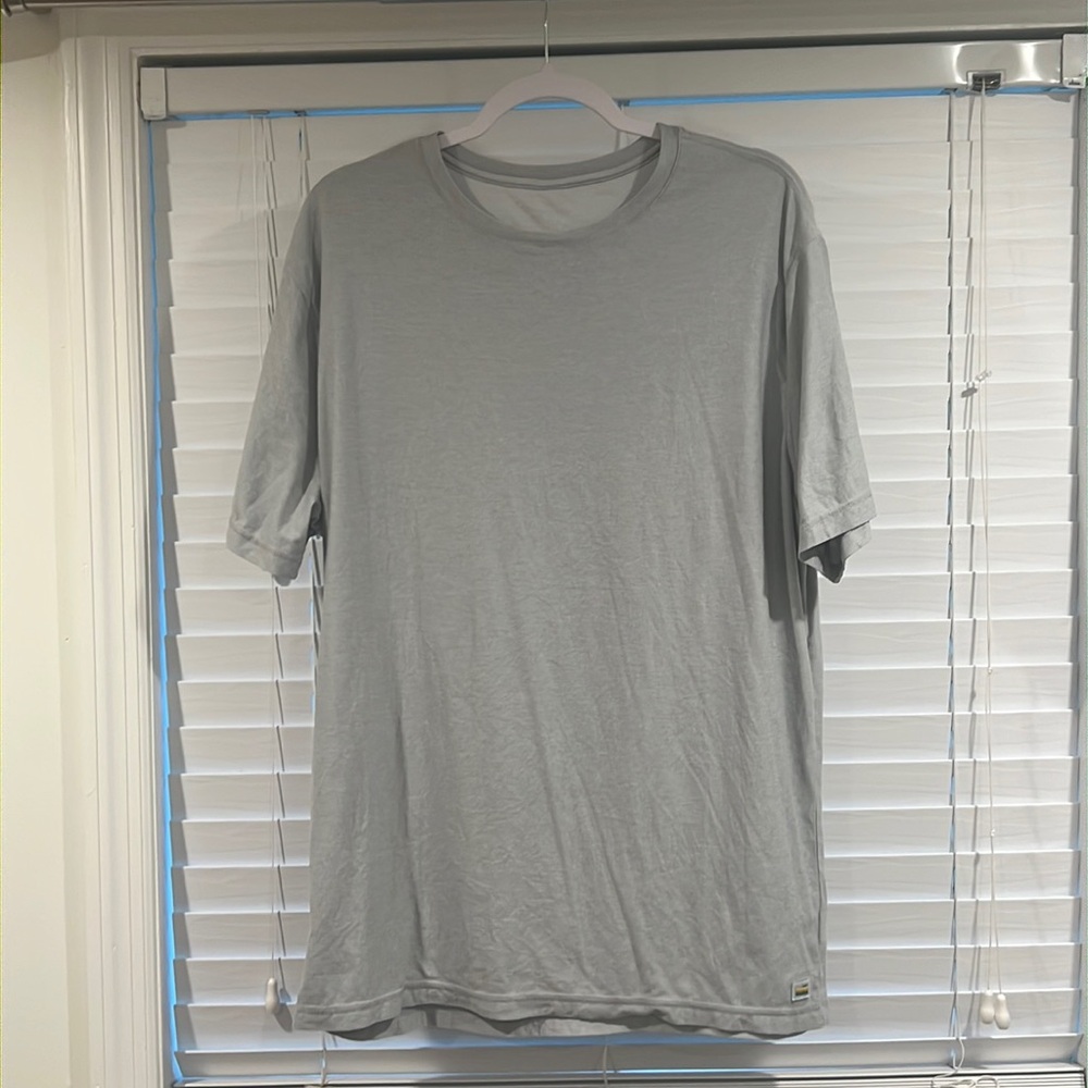 Vuori Strato Tech Tee MENS XL - Platinum Grey